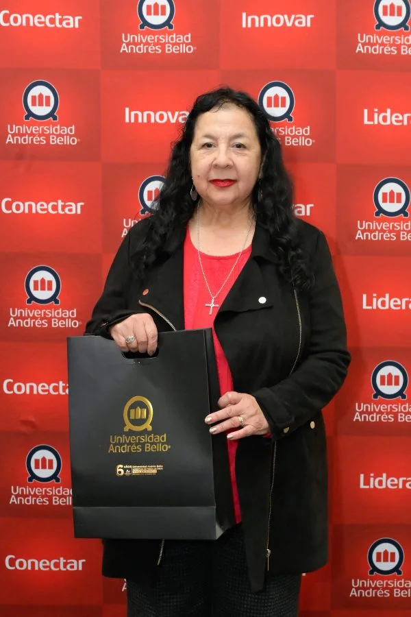CONCE-Lanzamiento-de-servicios-academicos-y-vocacionales-5005-600×900