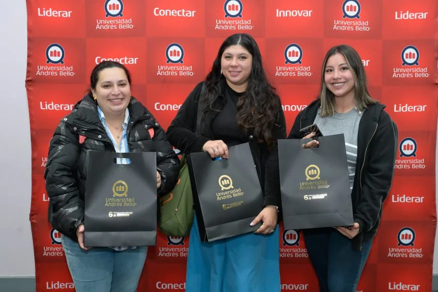 CONCE-Lanzamiento-de-servicios-academicos-y-vocacionales-5030-900×600