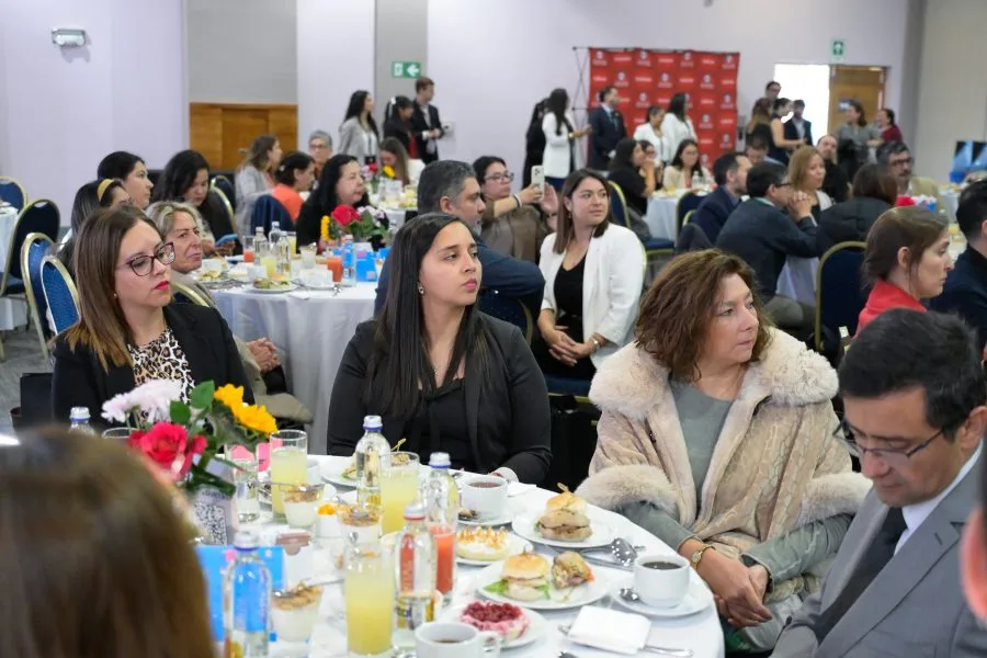 CONCE-Lanzamiento-de-servicios-academicos-y-vocacionales-5069-900×600