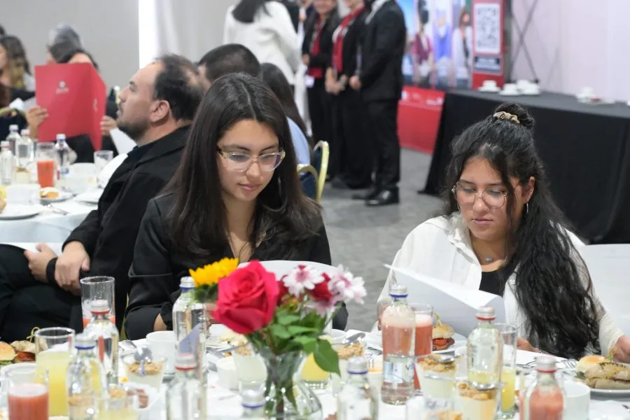 CONCE-Lanzamiento-de-servicios-academicos-y-vocacionales-5255-900×600