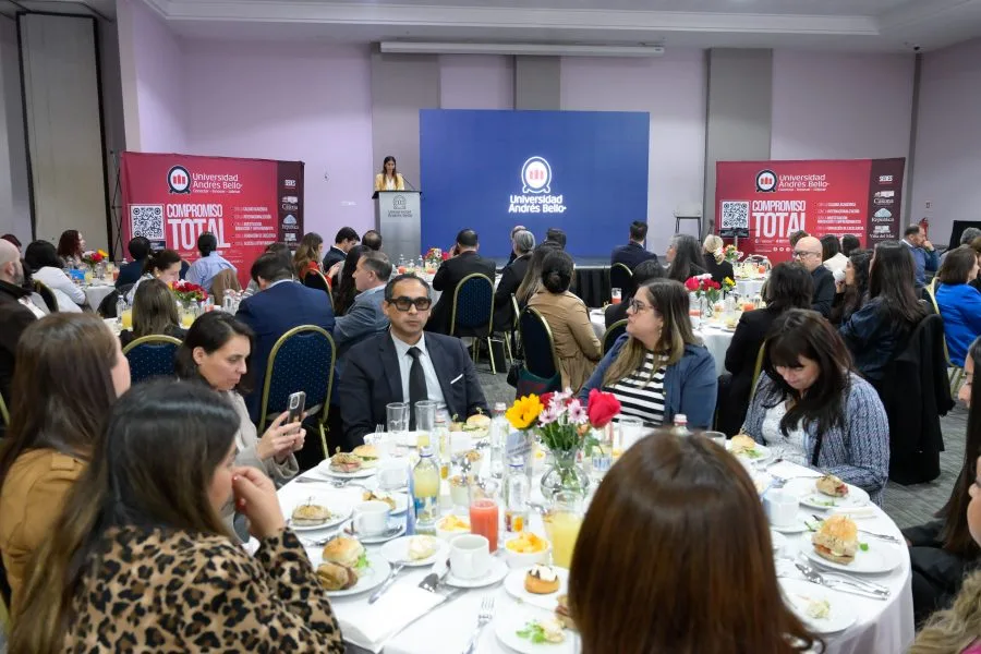 CONCE-Lanzamiento-de-servicios-academicos-y-vocacionales-5090-900×600
