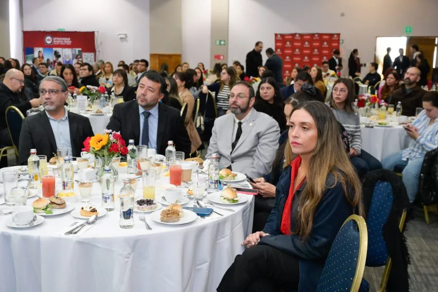 CONCE-Lanzamiento-de-servicios-academicos-y-vocacionales-5195-900×600