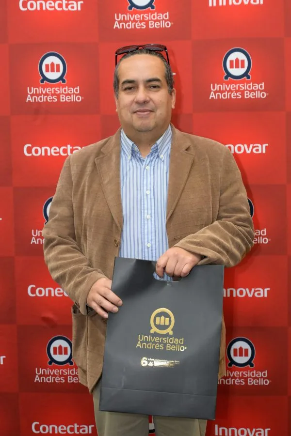 CONCE-Lanzamiento-de-servicios-academicos-y-vocacionales-4989-600×900