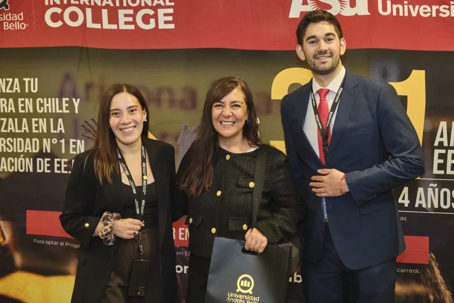 Lanzamiento_de_servicios_academicos_y_vocacionales_10_de-abril_433-900×600