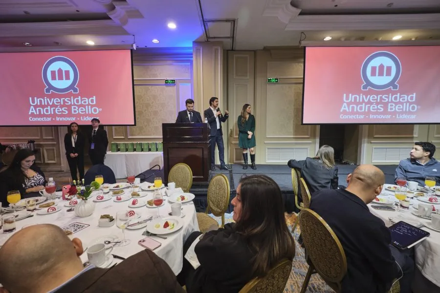 Lanzamiento_de_servicios_academicos_y_vocacionales_10_de-abril_481-900×600