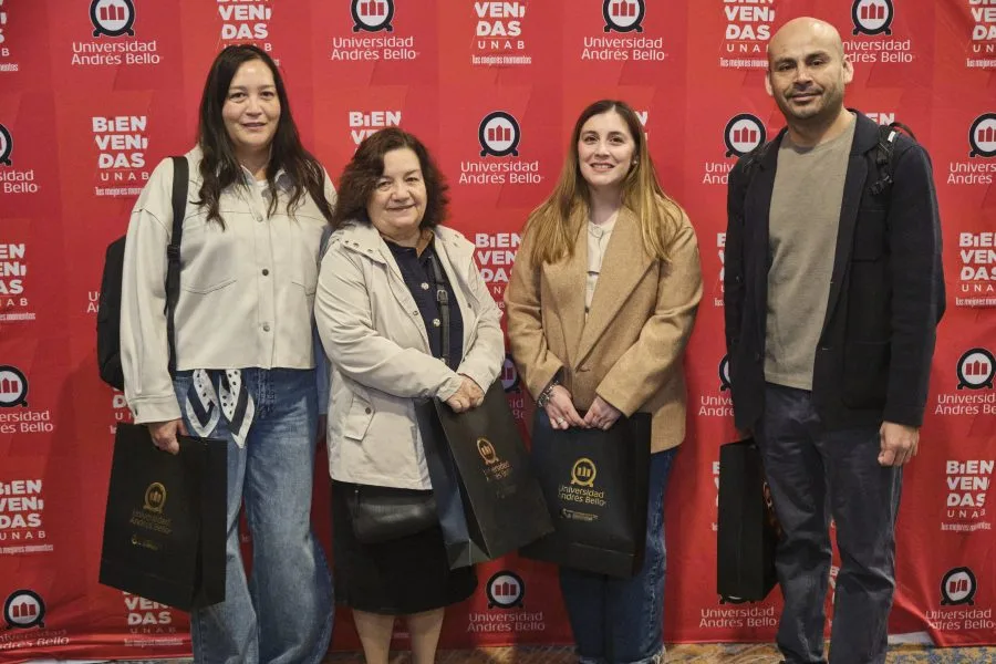 Lanzamiento_de_servicios_academicos_y_vocacionales_10_de-abril_404-900×600