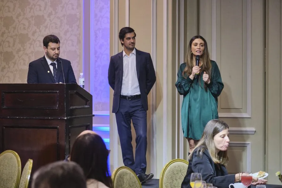 Lanzamiento_de_servicios_academicos_y_vocacionales_10_de-abril_480-900×600