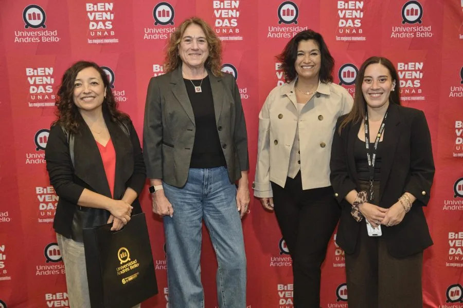 Lanzamiento_de_servicios_academicos_y_vocacionales_10_de-abril_395-900×600