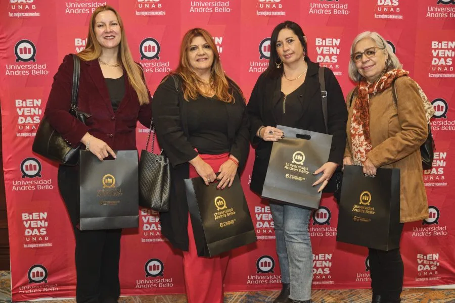 Lanzamiento_de_servicios_academicos_y_vocacionales_10_de-abril_427-900×600