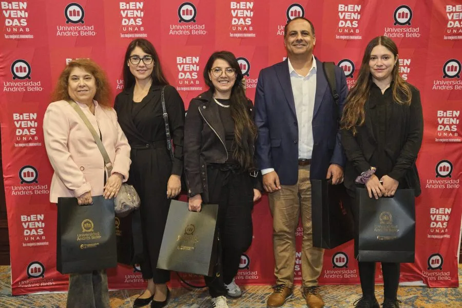 Lanzamiento_de_servicios_academicos_y_vocacionales_10_de-abril_428-900×600