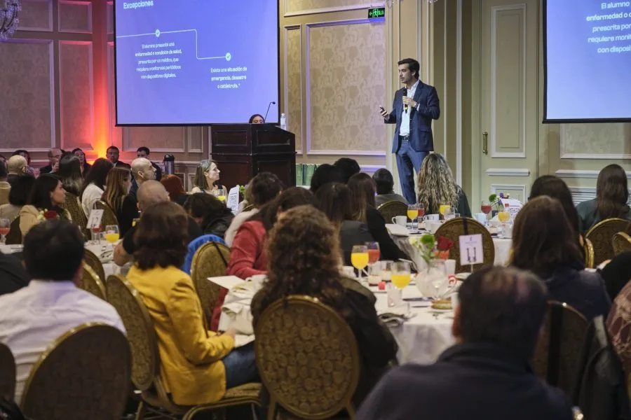 Lanzamiento_de_servicios_academicos_y_vocacionales_10_de-abril_469-900×600