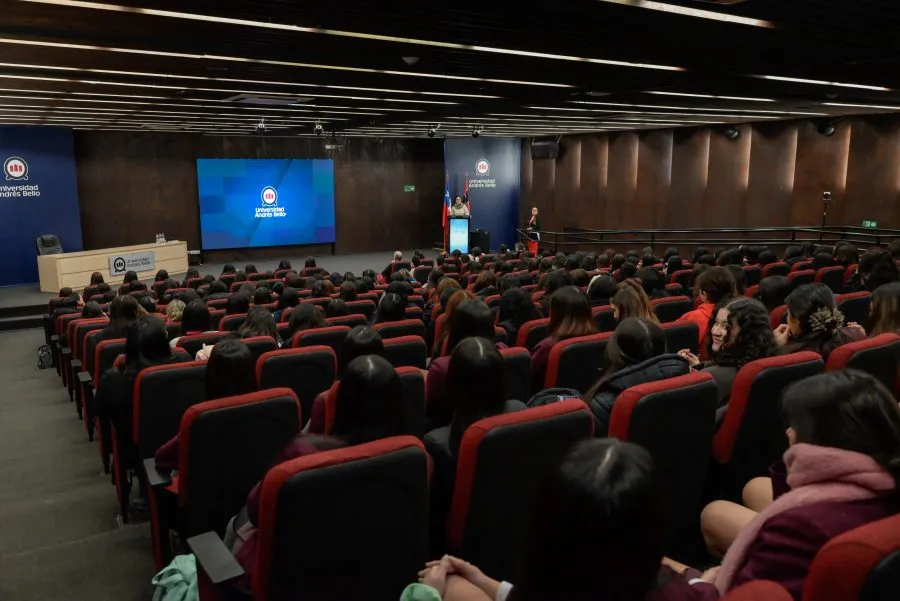 Encuentro-Mujeres-en-Ciencia-y-Tecnología-Concepción-59371-900×601