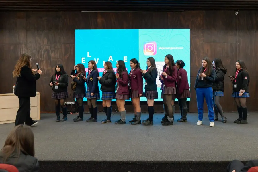 Encuentro-Mujeres-en-Ciencia-y-Tecnología-Concepción-59419-900×601