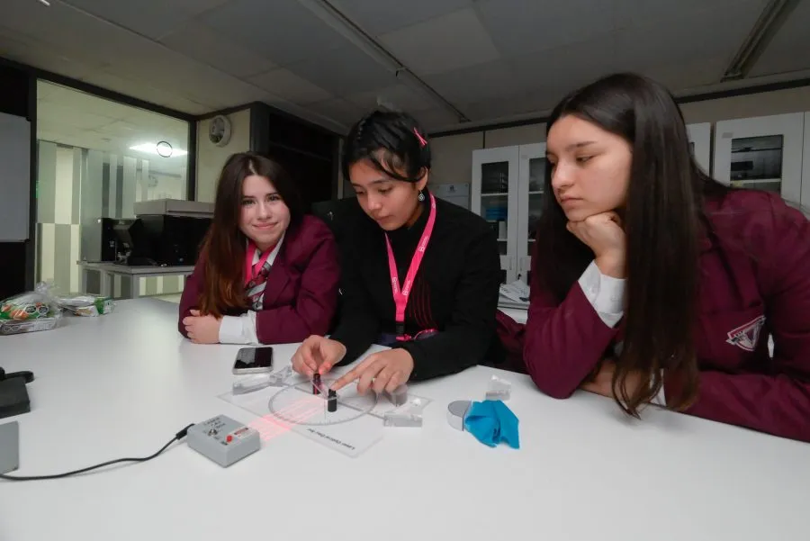 Encuentro-Mujeres-en-Ciencia-y-Tecnología-Concepción-59596-900×601