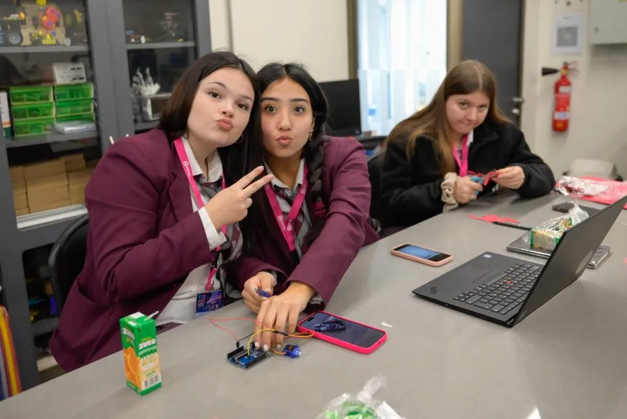 Encuentro-Mujeres-en-Ciencia-y-Tecnología-Concepción-59635-900×601